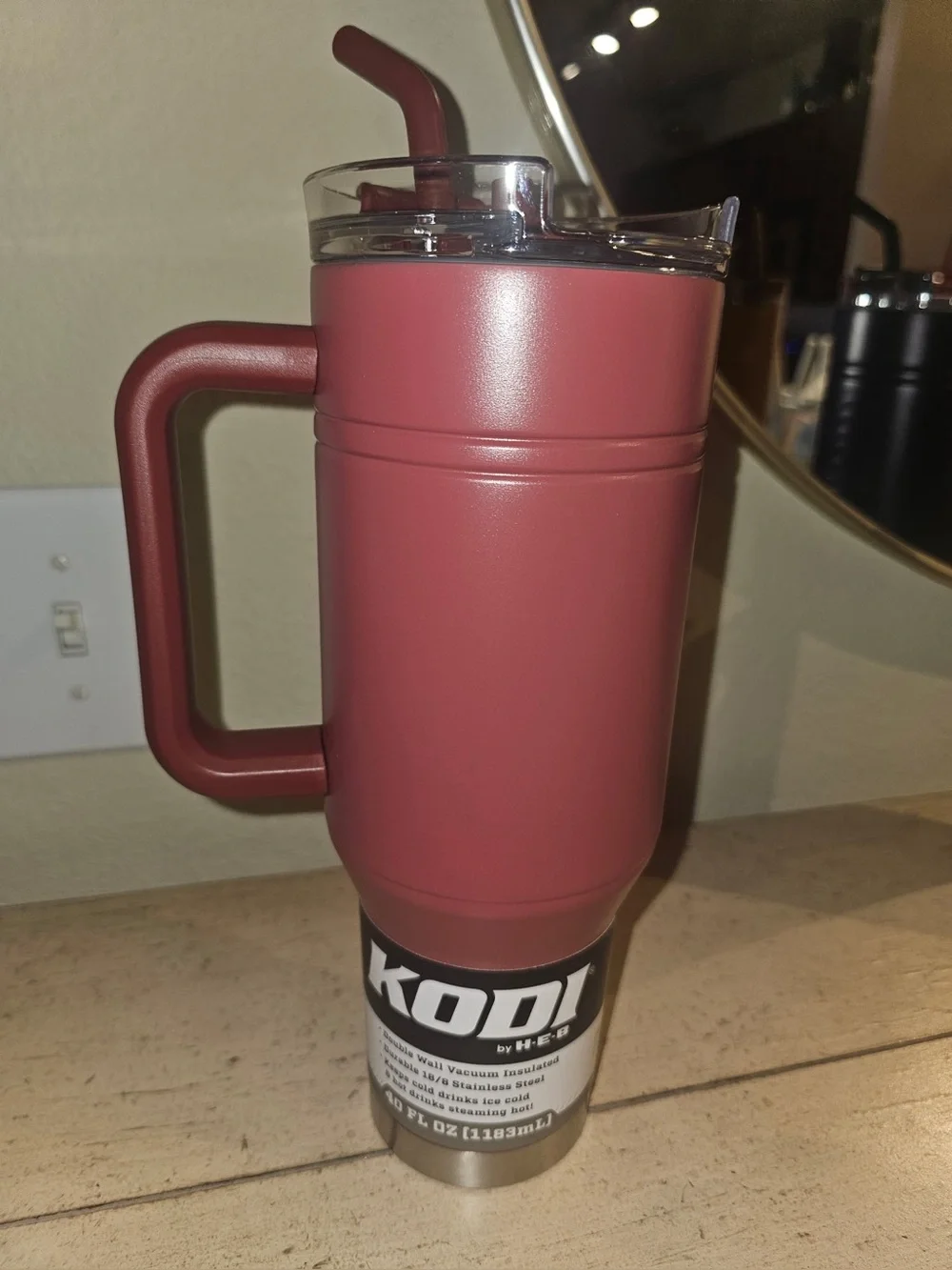 Travel tumbler with Handle - and straw